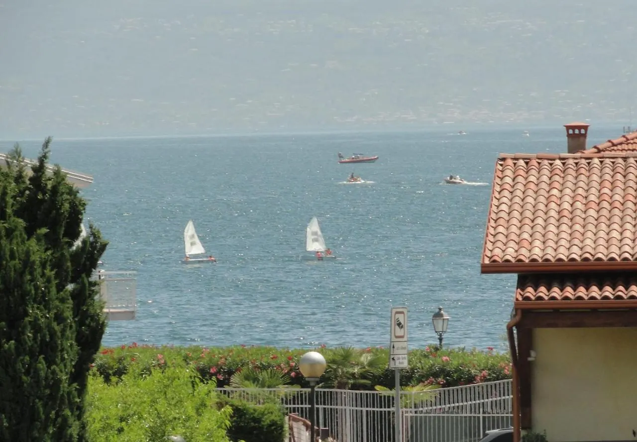 Villa Donne Del Lago Anna Salo Apartment